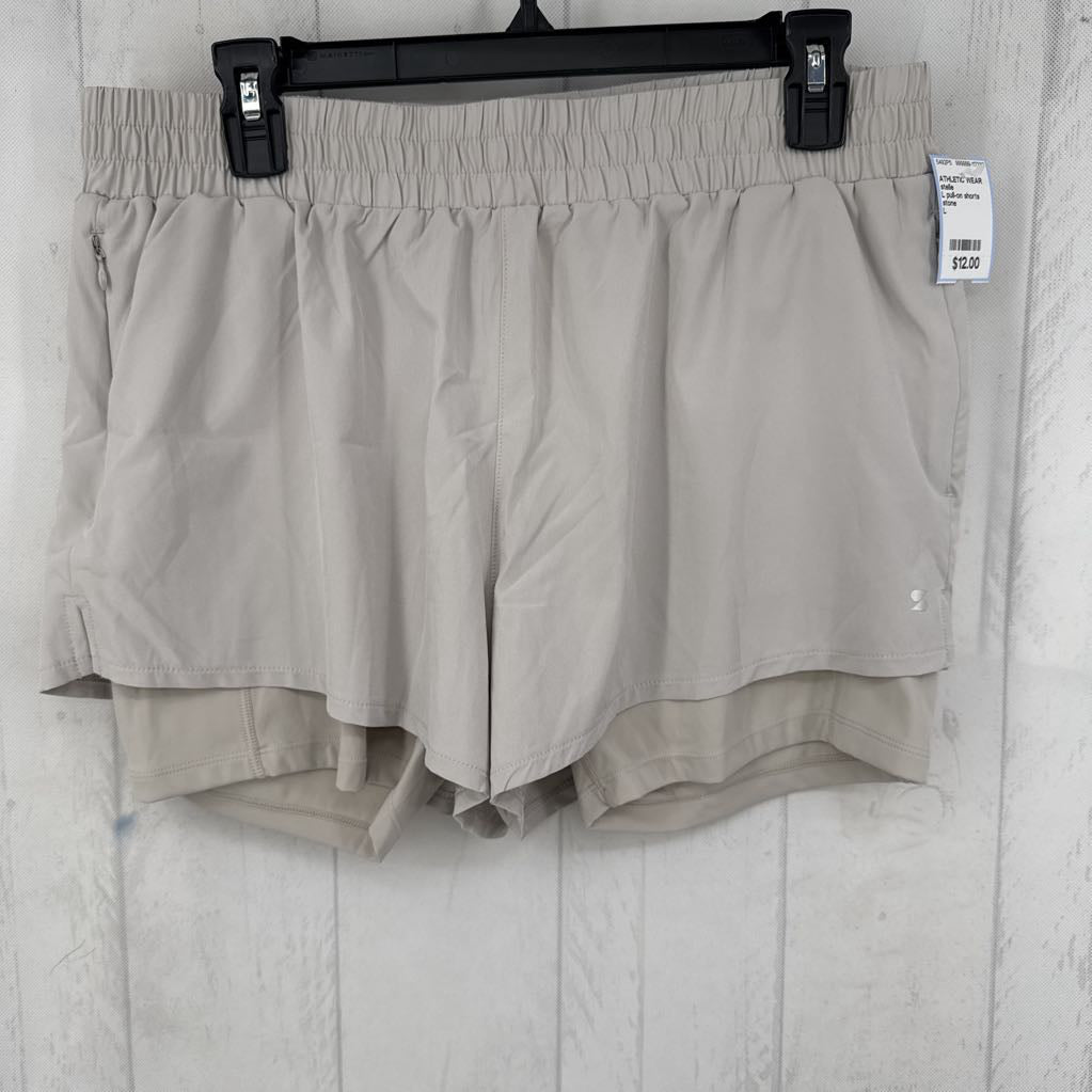 L pull-on shorts