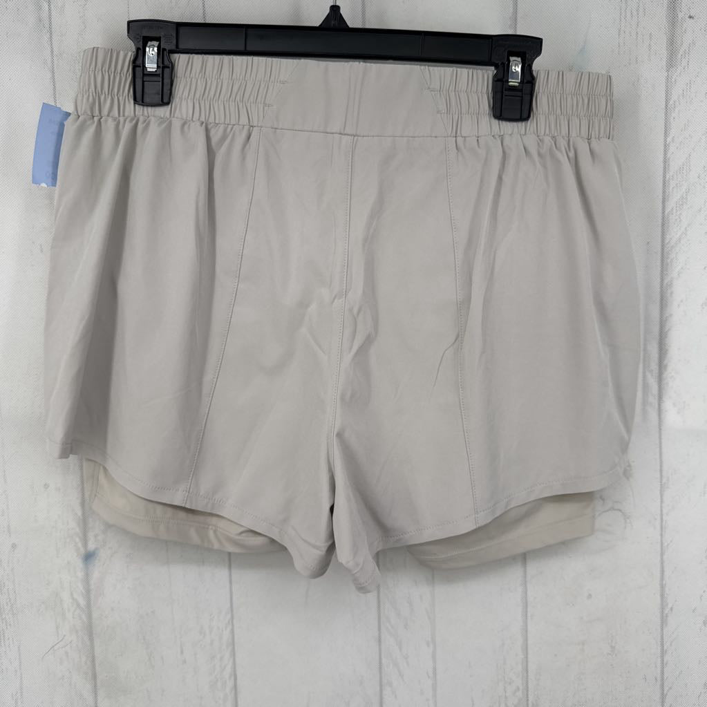 L pull-on shorts