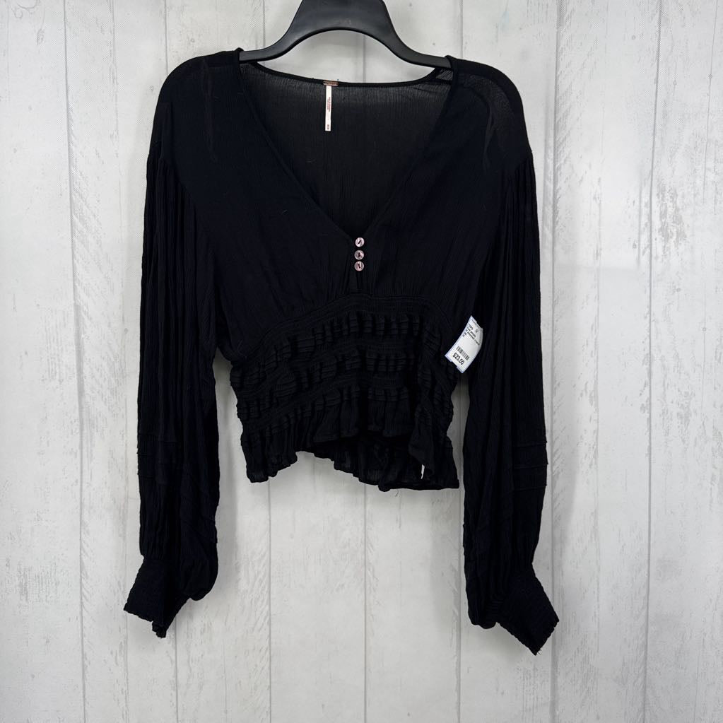 M smocked v-neck l/s top