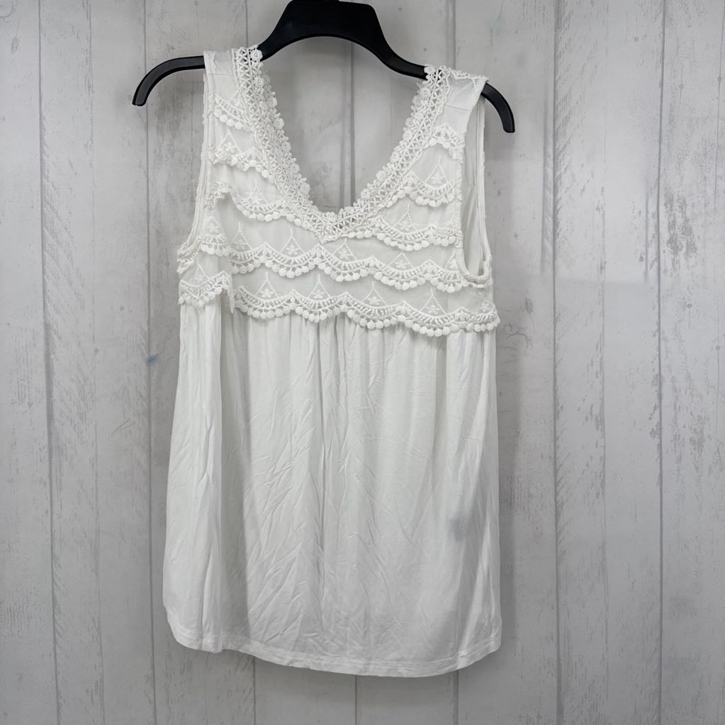 L lace accent flowy v-neck tank