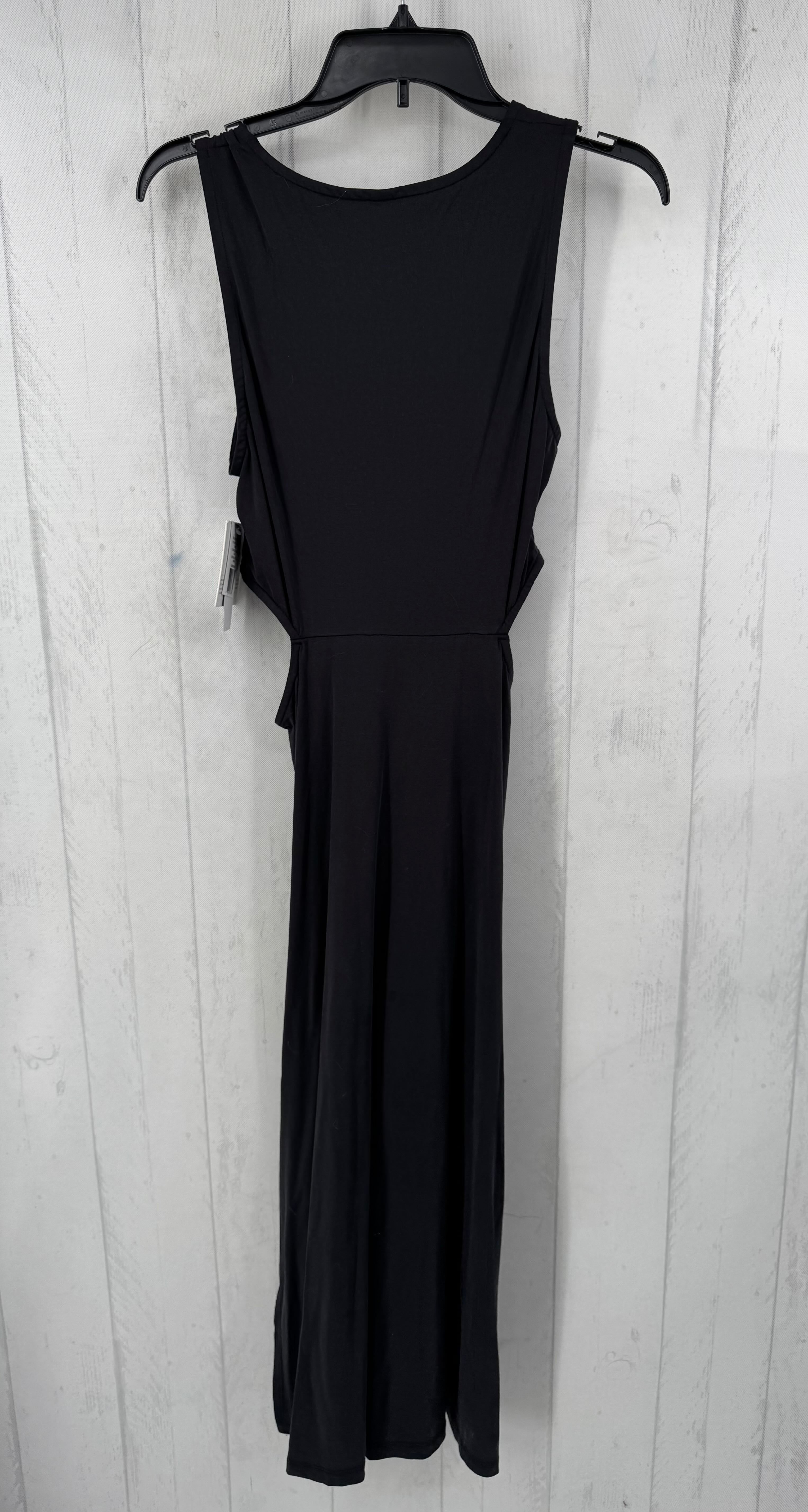 M slvls cutout dress