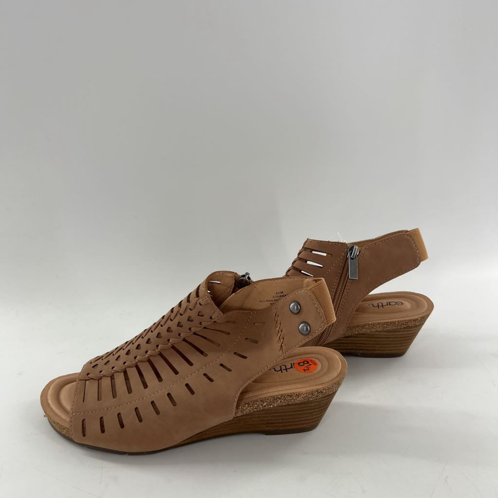 8.5 perforated wedge heel sanda