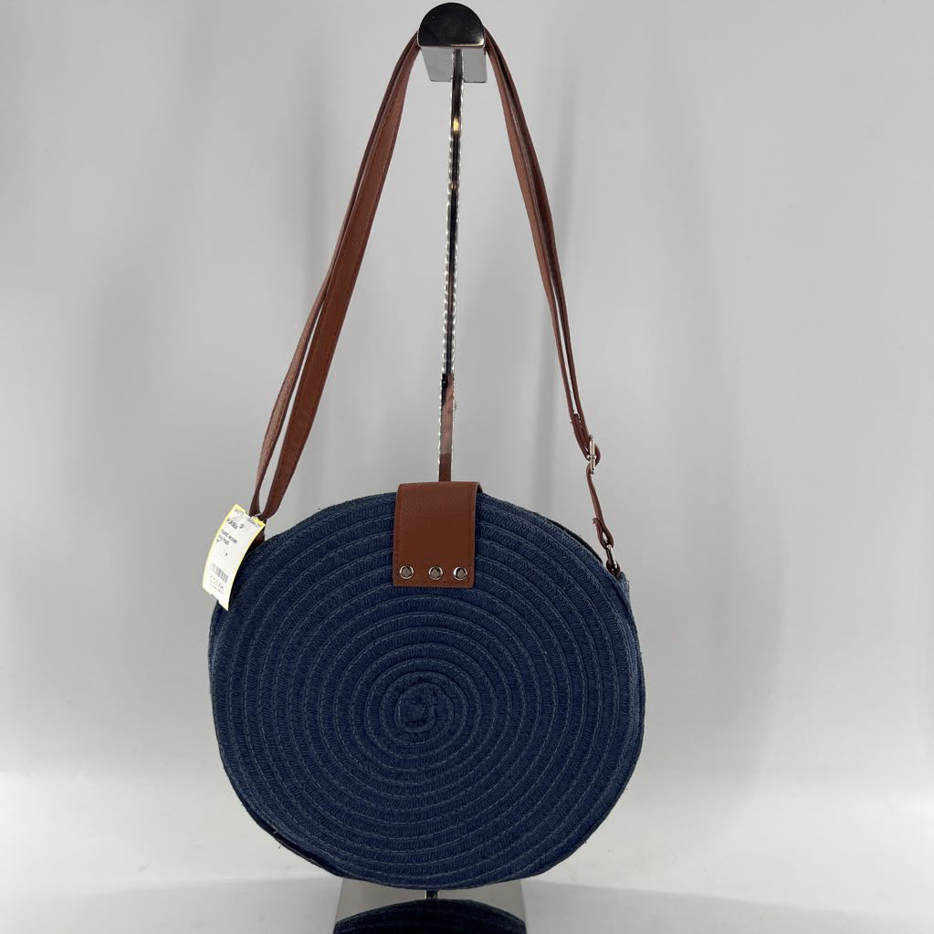 round woven flower straw purse