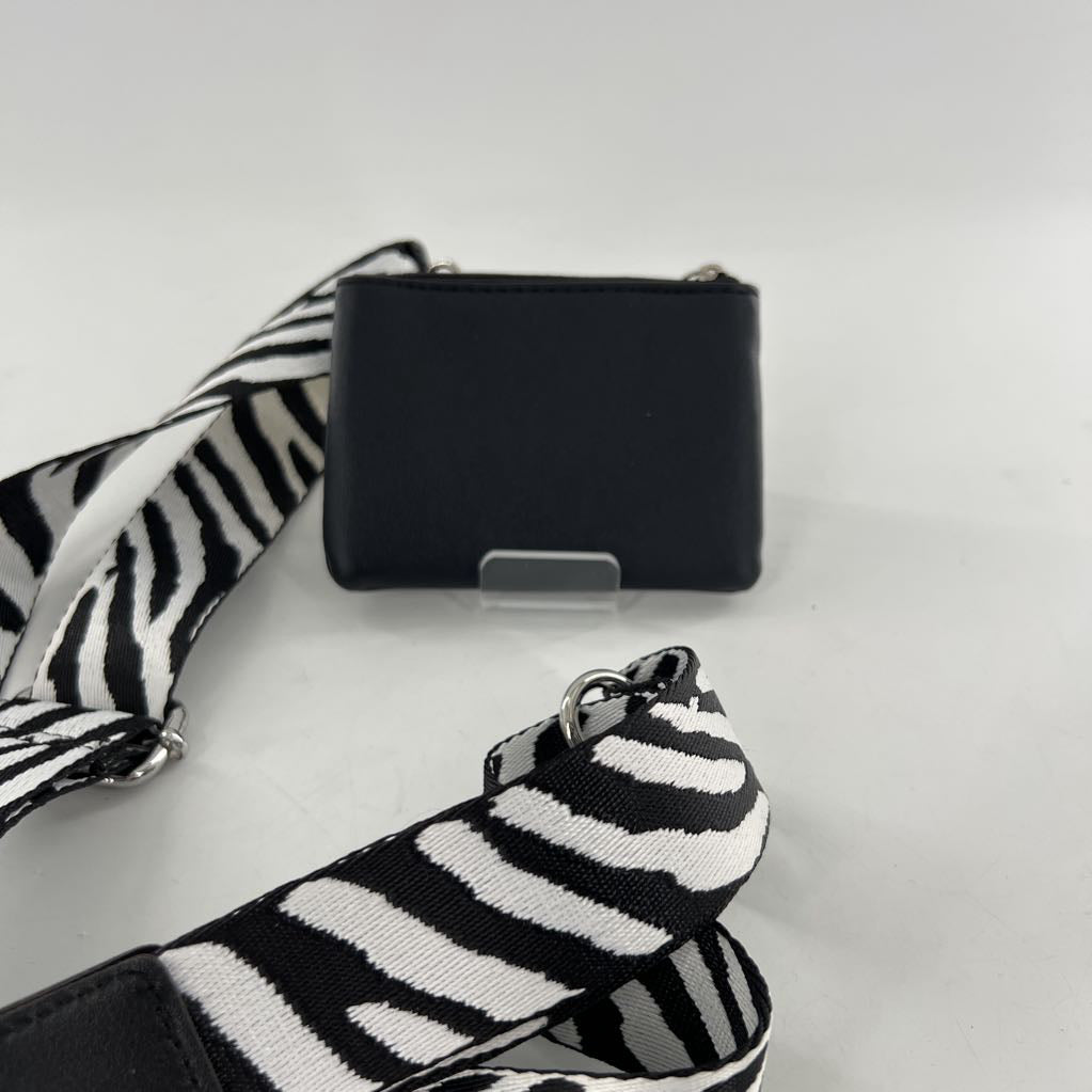 zebra striped purse strap w/pouch