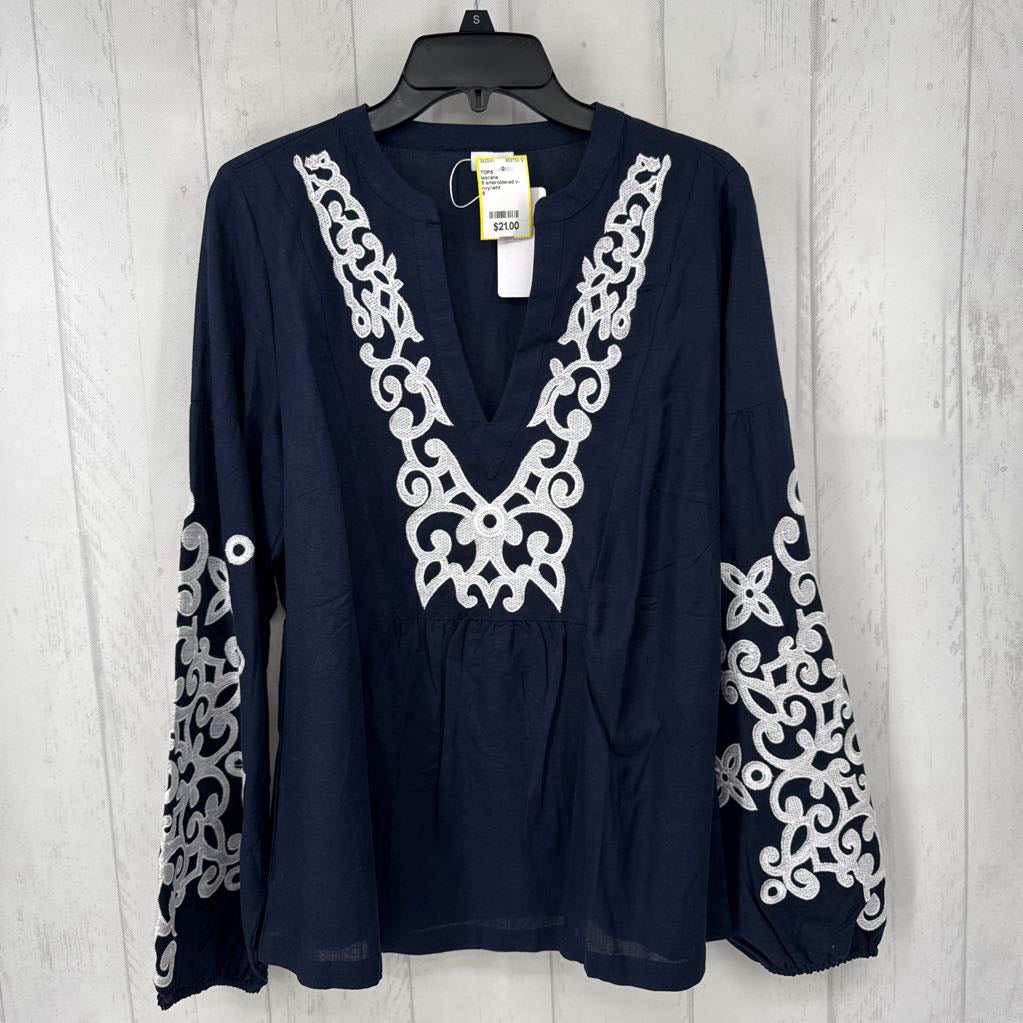 8 embroidered v-neck l/s top