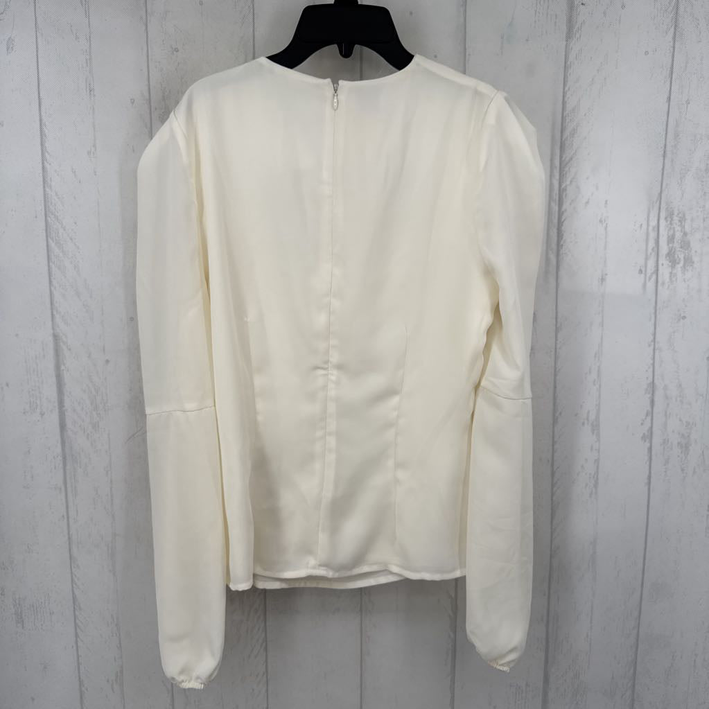 8 cutout bow front l/s top
