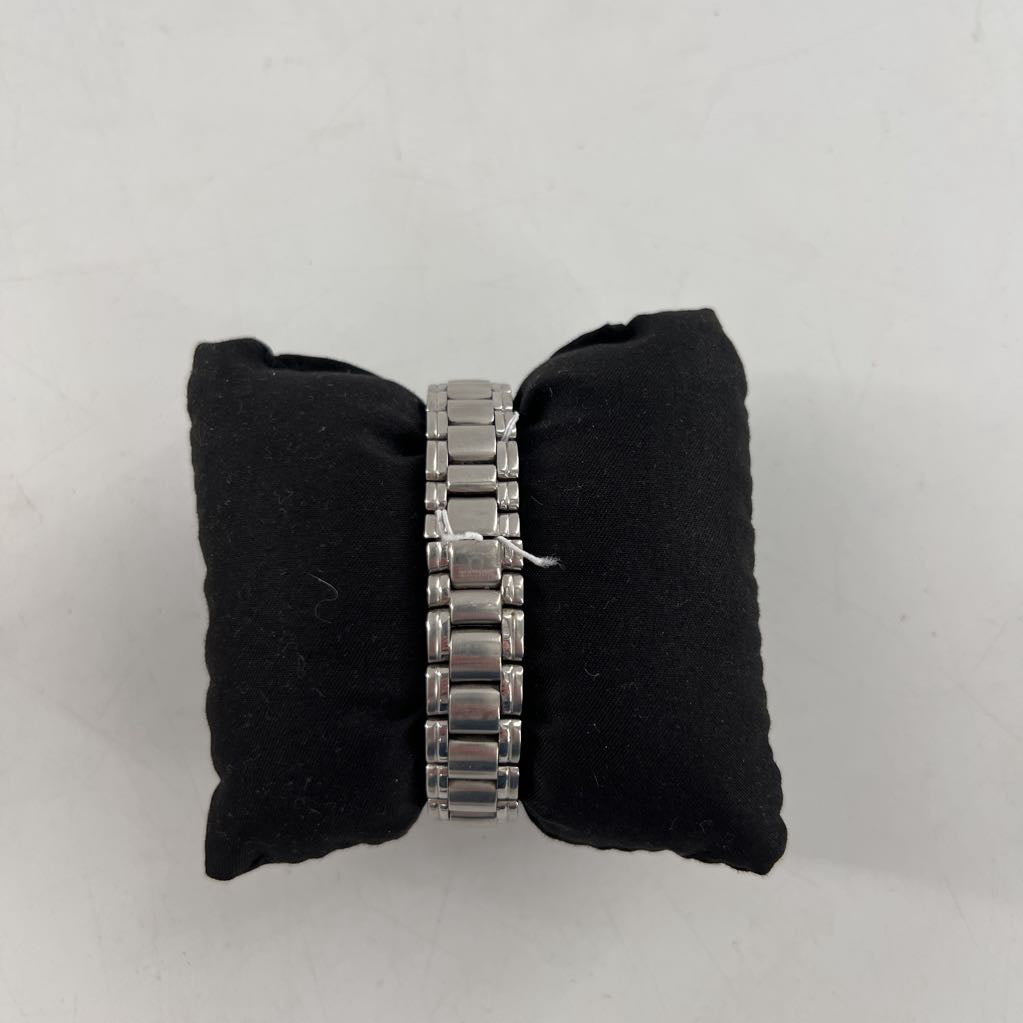 silver tone round face watch