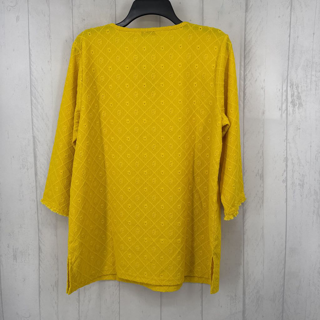 M embroidered eyelet split neck 3/4 slv top