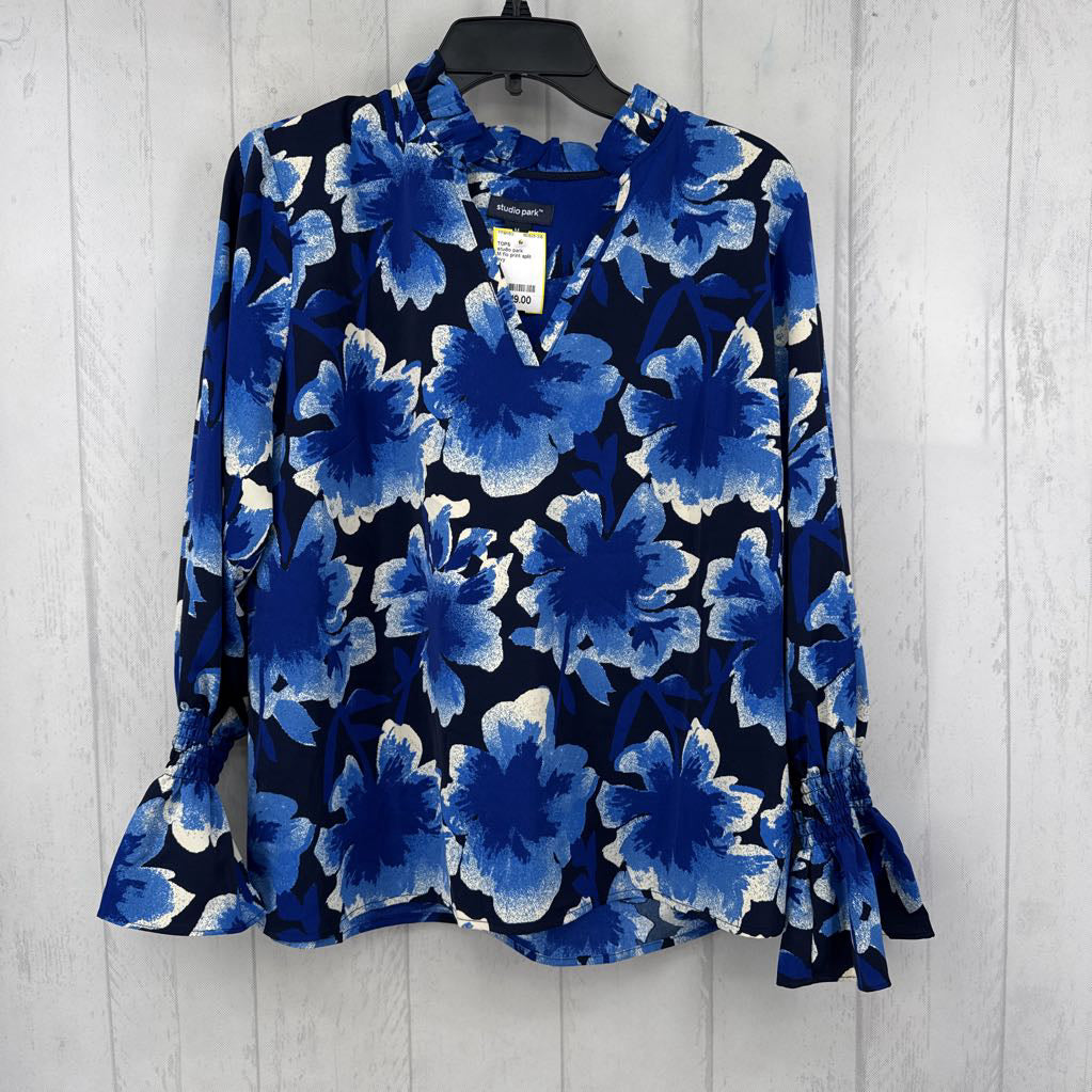M flo print split neck l/s top