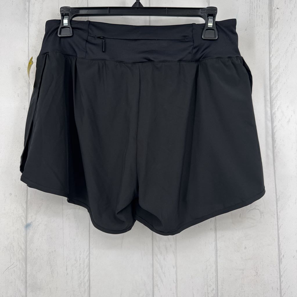 M pull-on shorts