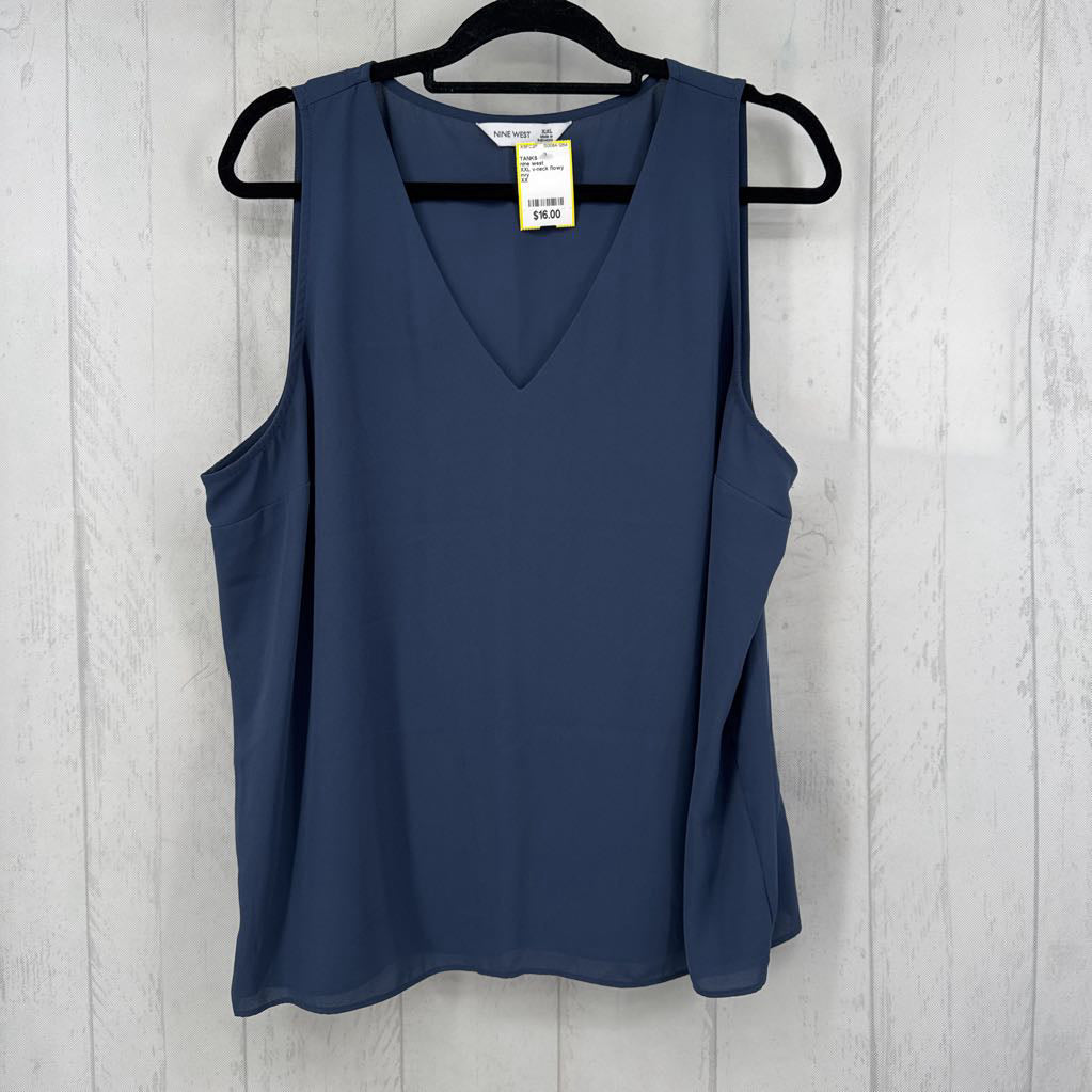XXL v-neck flowy tank