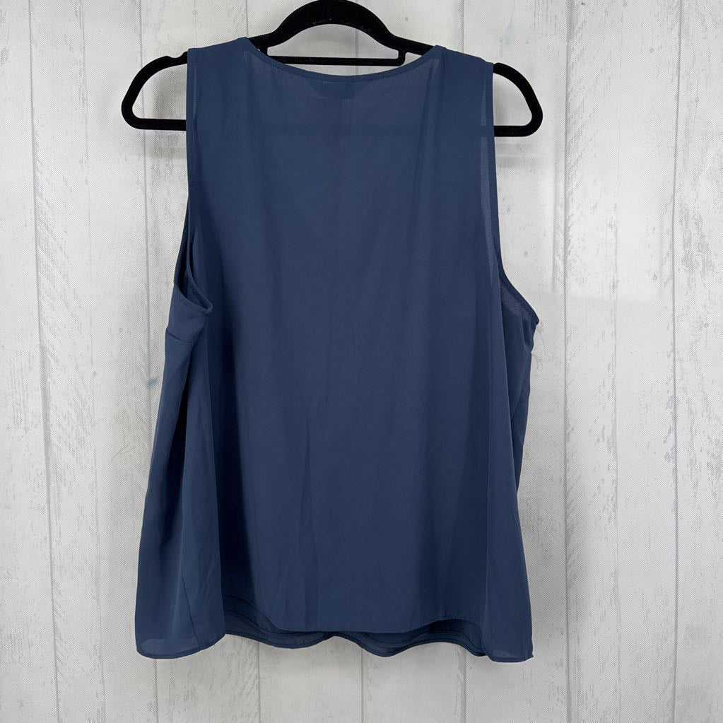 XXL v-neck flowy tank
