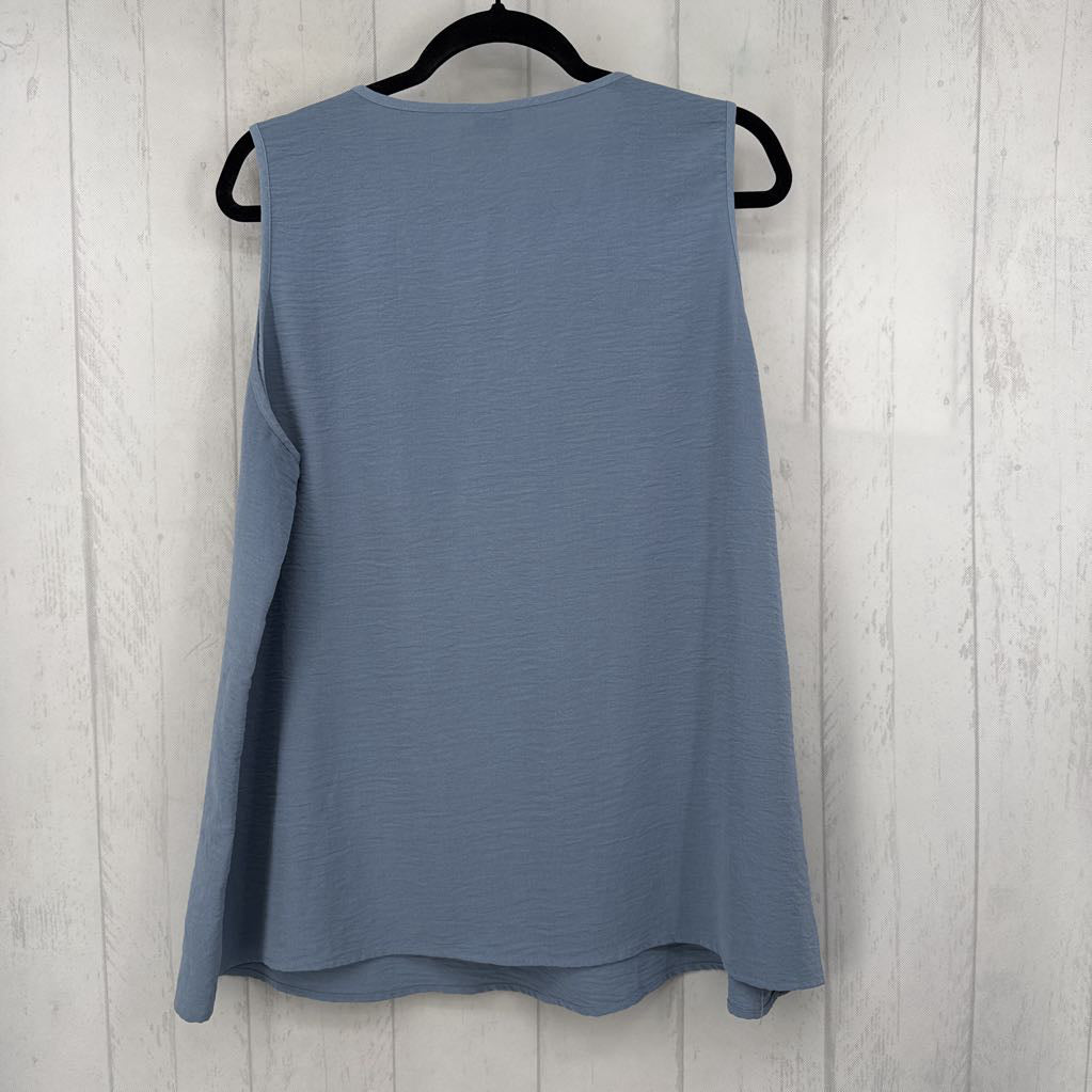 XXL textured v-neck flowy tank
