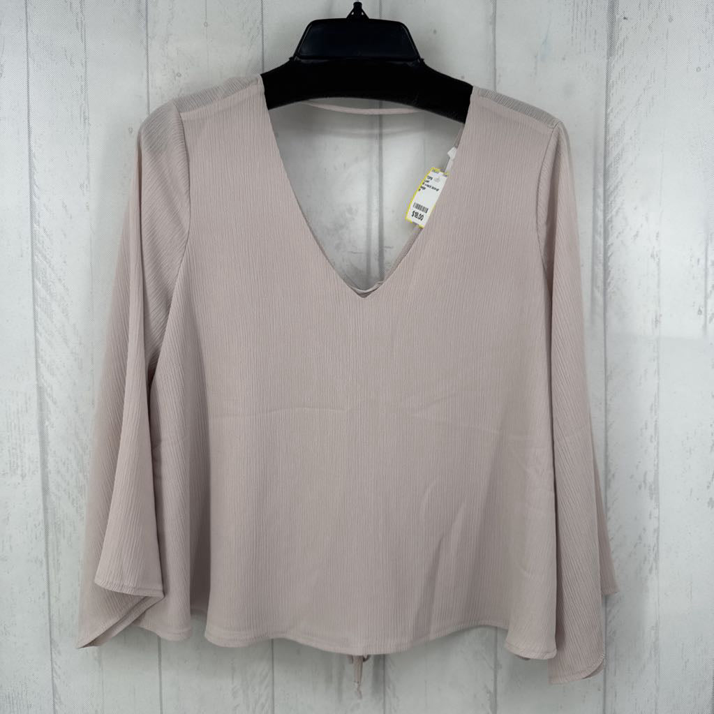 M v-neck lace-up back bell slv top