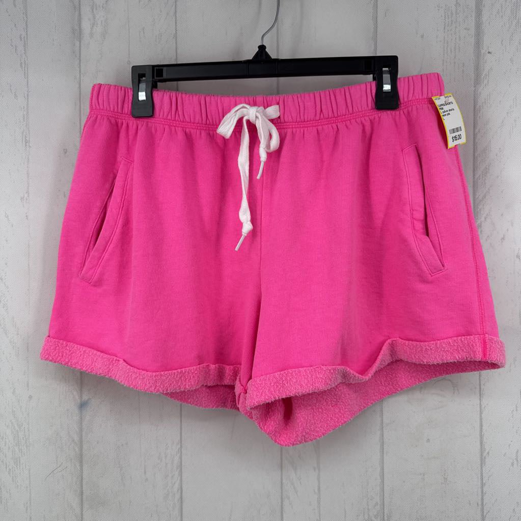 L pull-on shorts