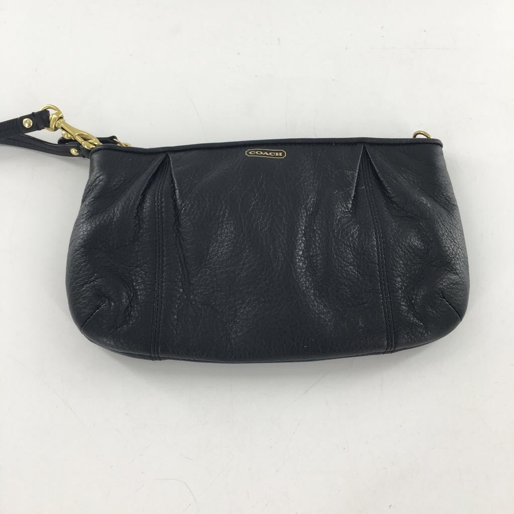 pebbled leather wristlet