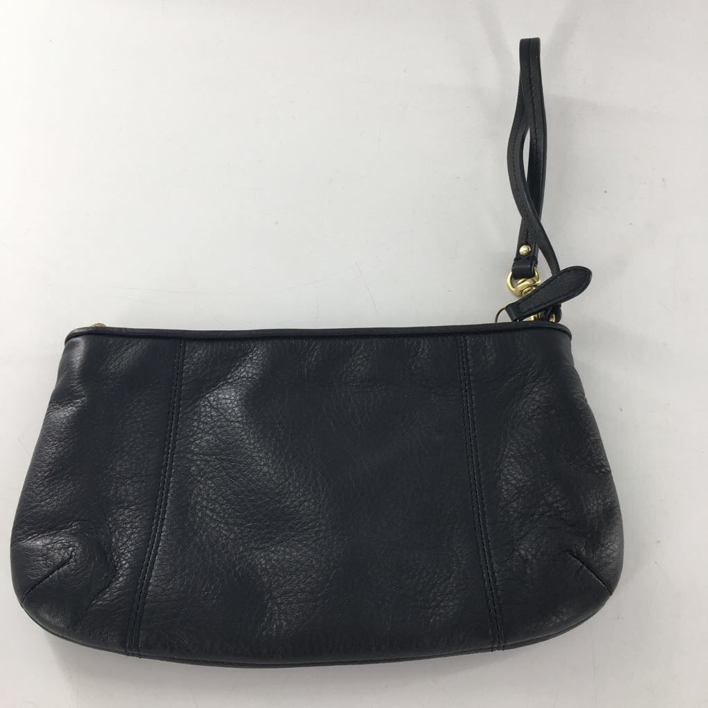 pebbled leather wristlet
