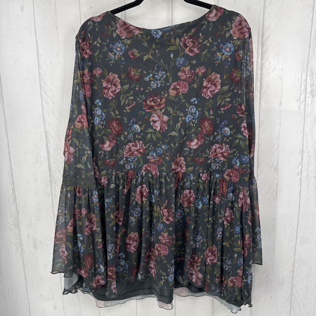 5X mesh flo print v-neck flare slv top