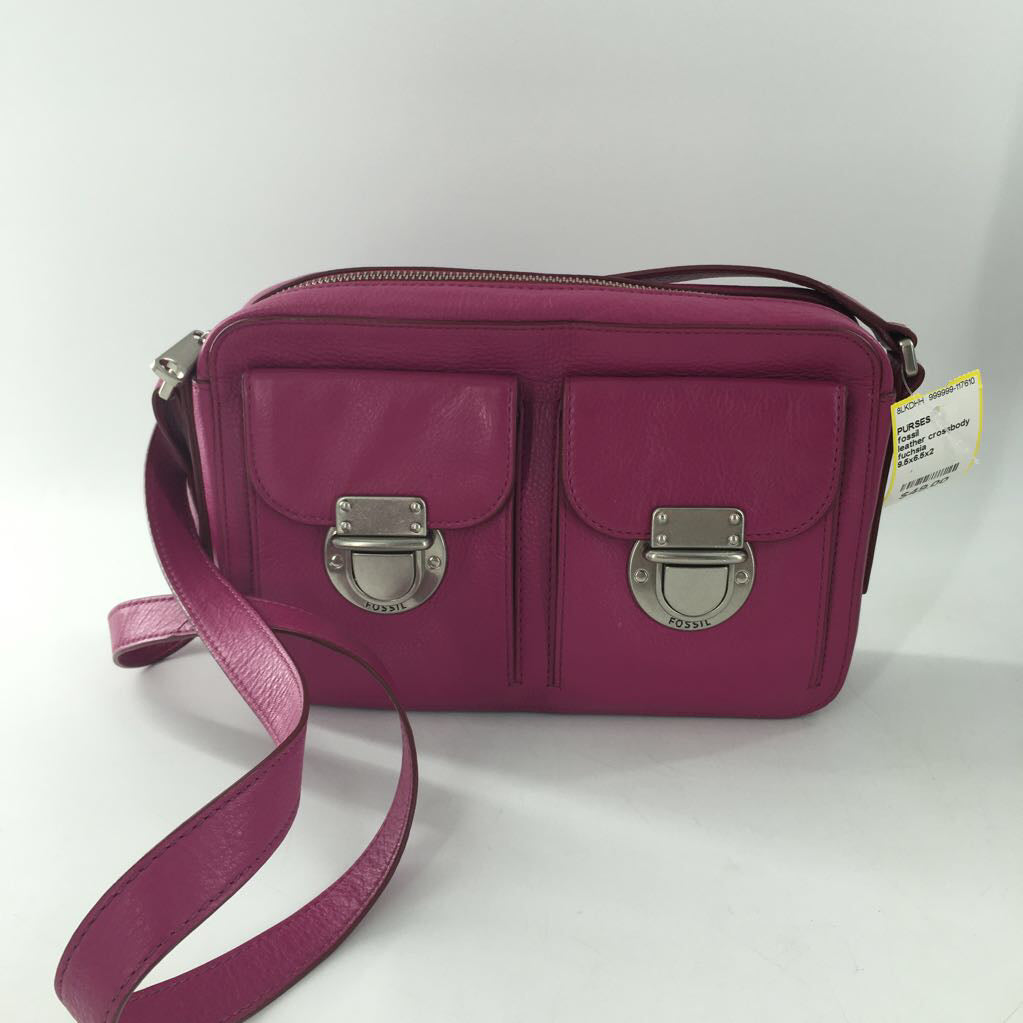 leather crossbody w/ two front flap pockets