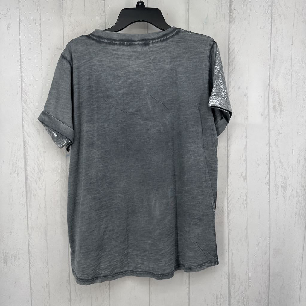 M/L metallic v-neck s/s tee