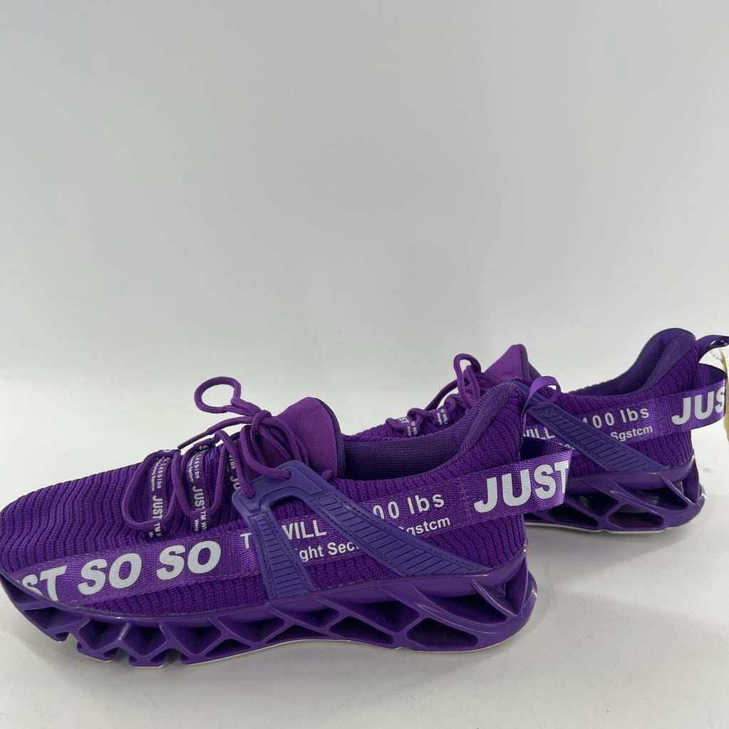 11 lace-up sneaker
