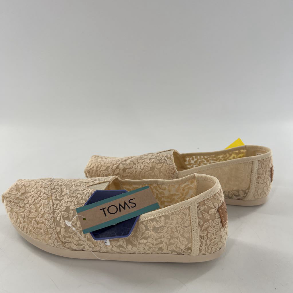 8 lace slip-ons