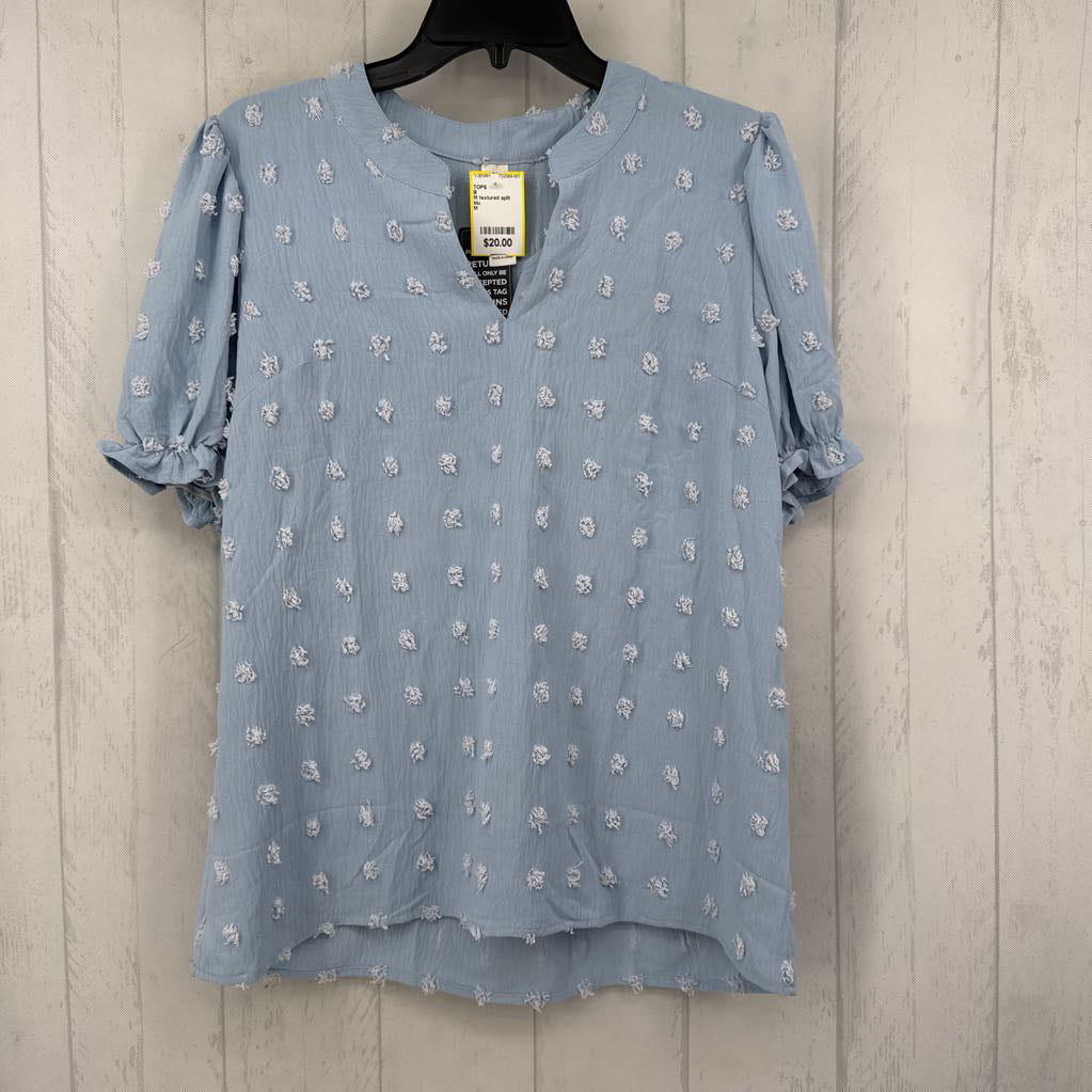 M textured split neck s/s top