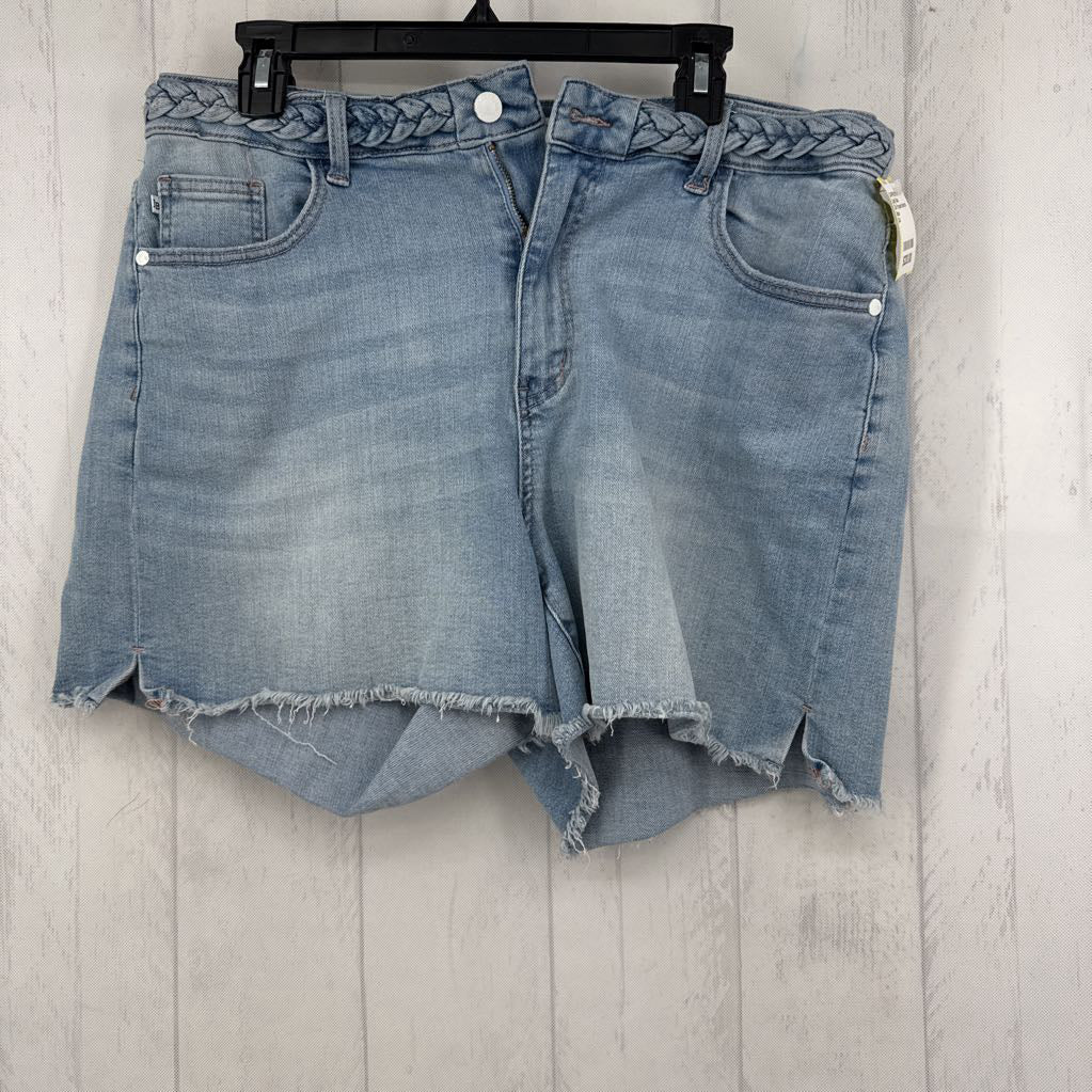 2xl frayed shorts