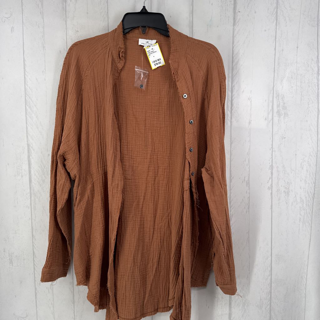 L gauze button down l/s top