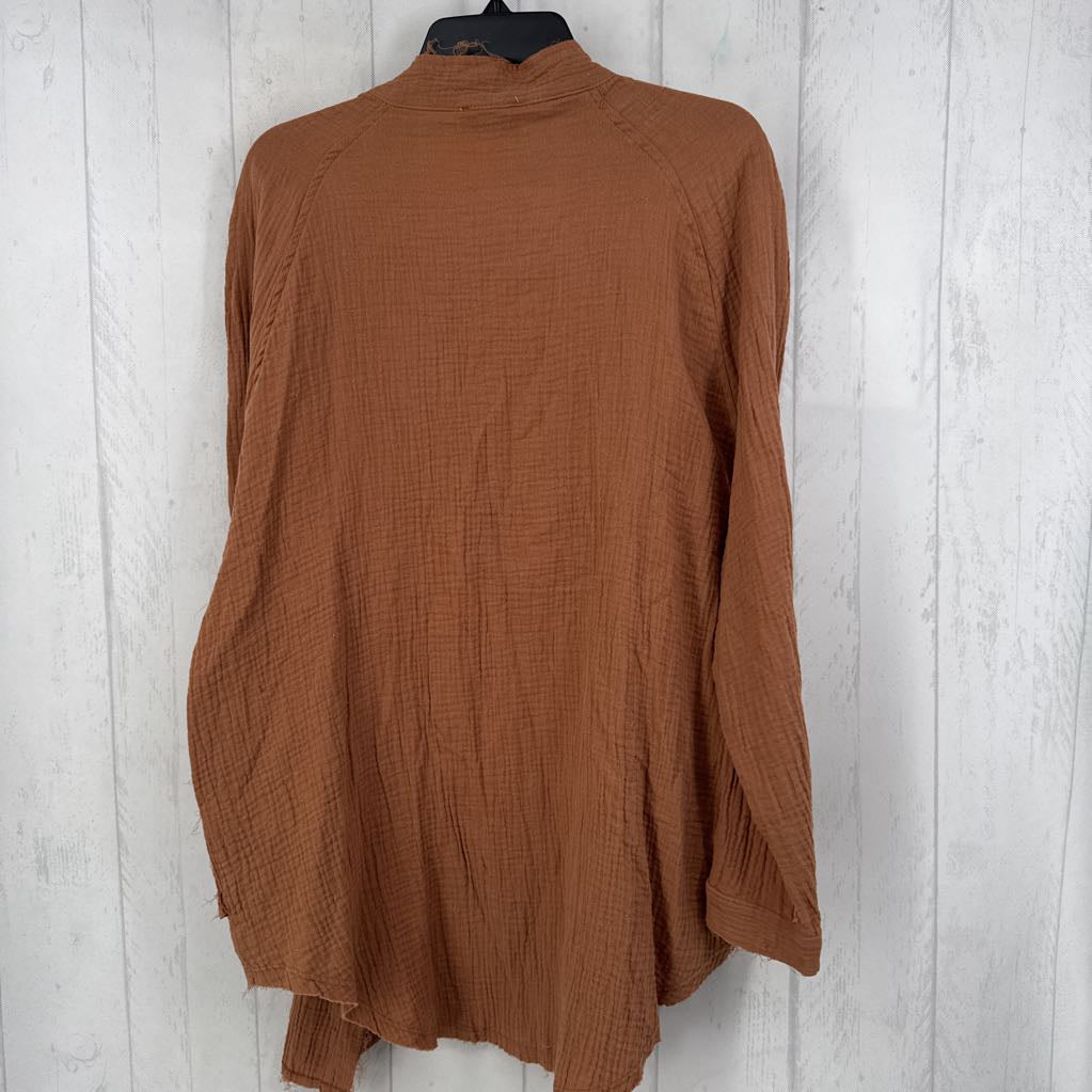 L gauze button down l/s top