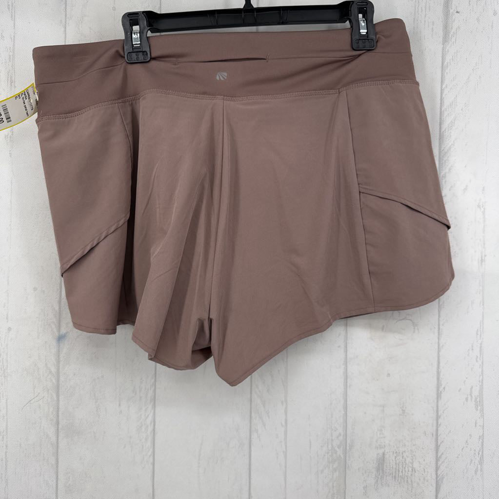 XL hi-rise petal hem shorts