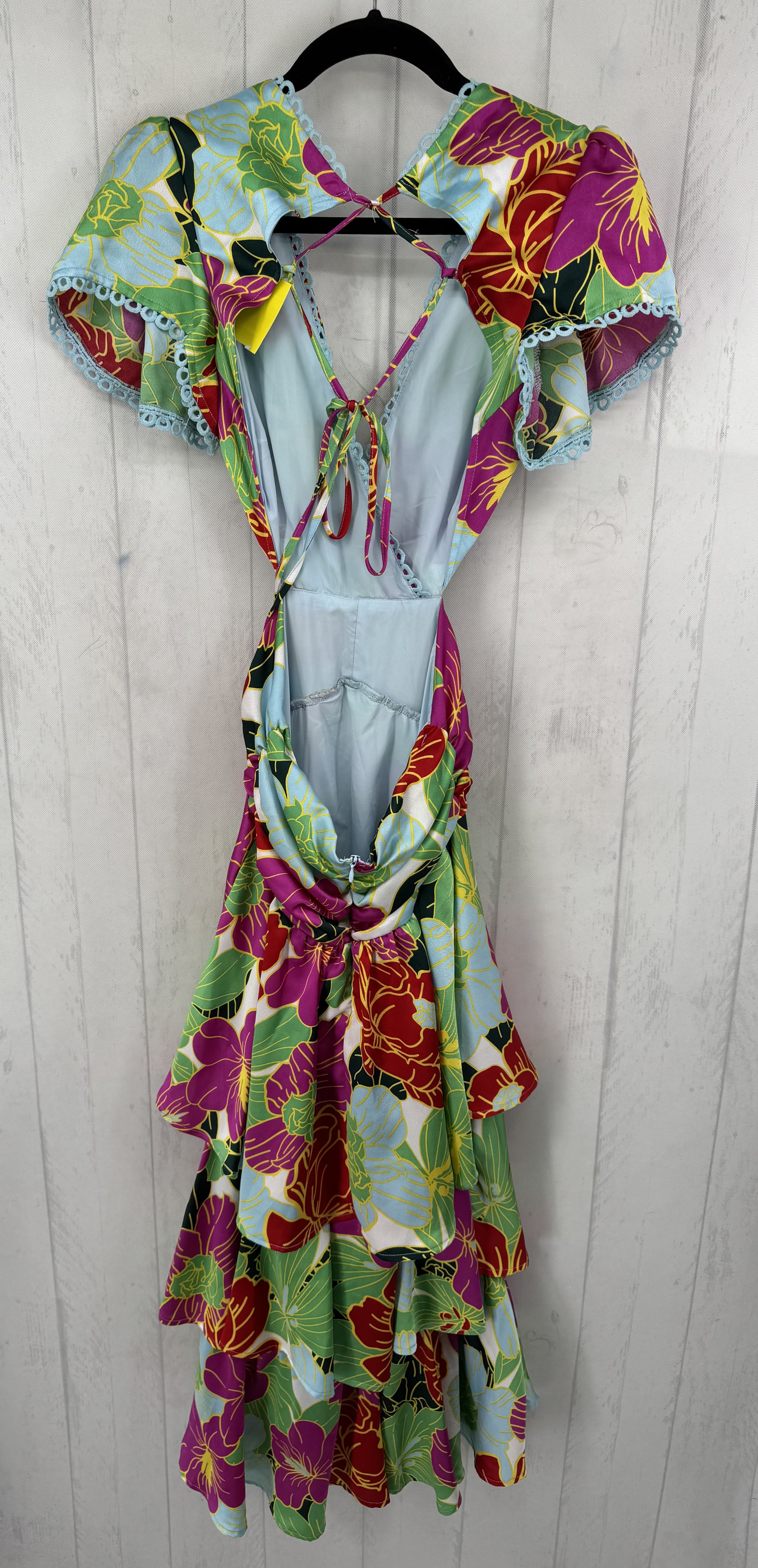 8 flo print criss-cross back tiered s/s dress