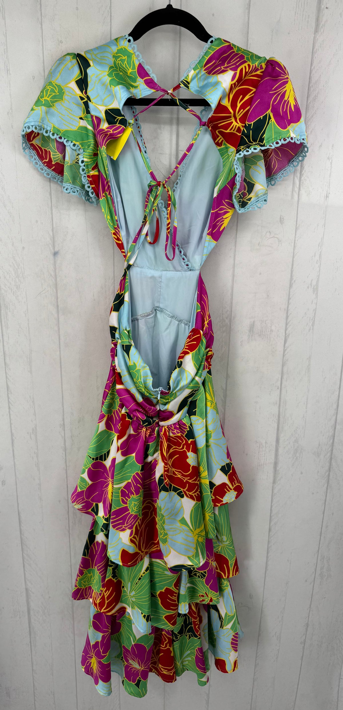 8 flo print criss-cross back tiered s/s dress