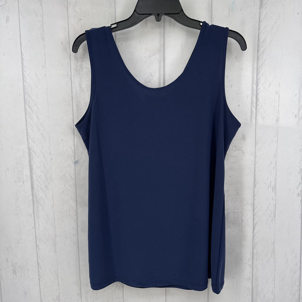 M v-neck flowy tank