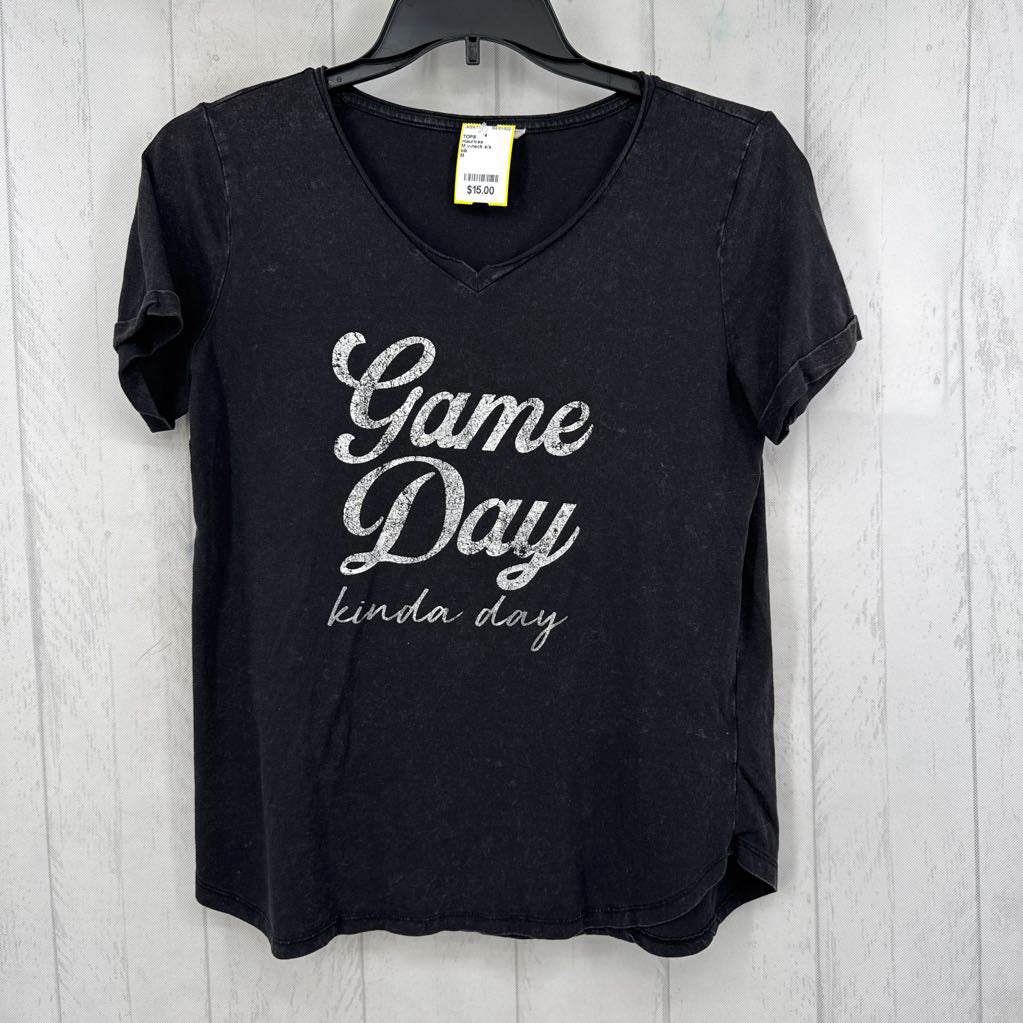 M v-neck s/s graphic tee-game day
