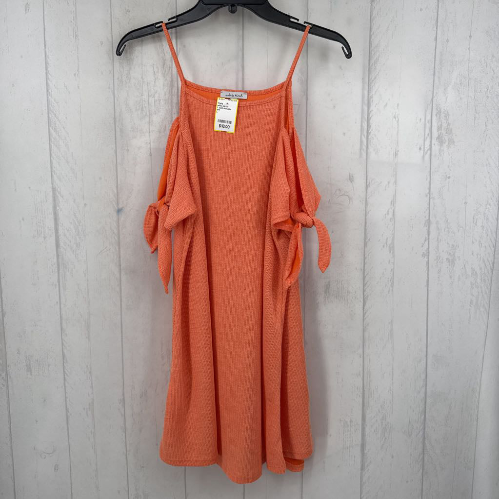 L cold shoulder swing top
