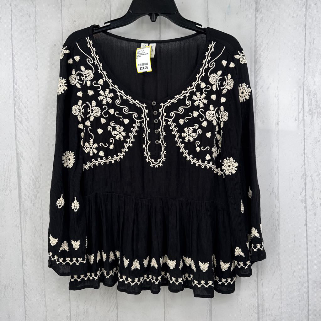 M embroidered l/s peplum top