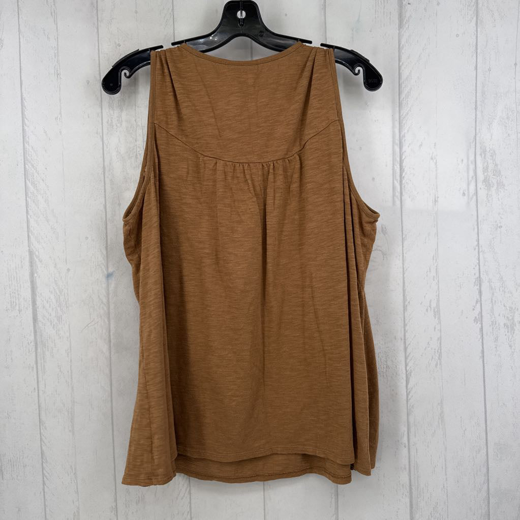 XL embroidered notch neck tank