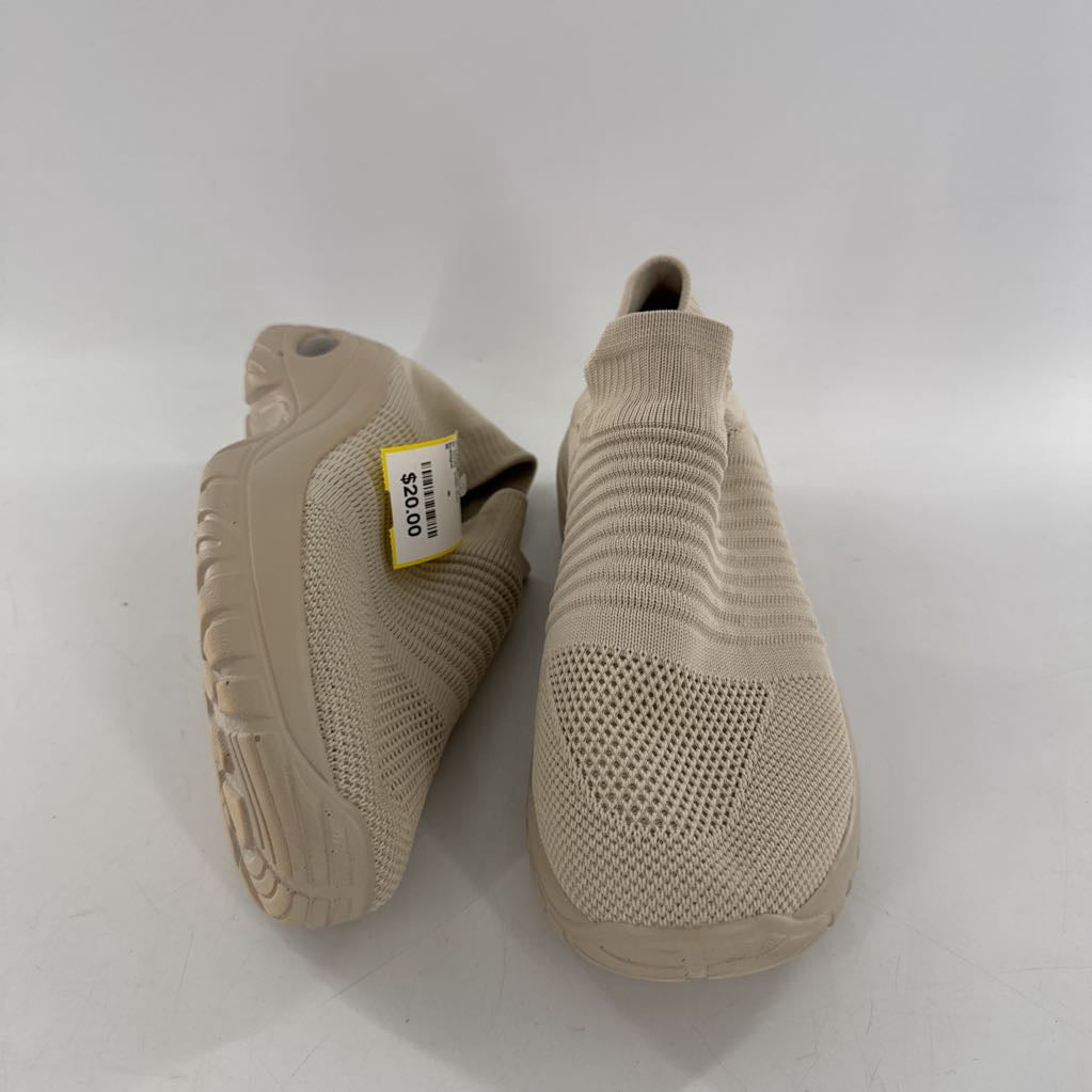 8 knit slip-on sneaker