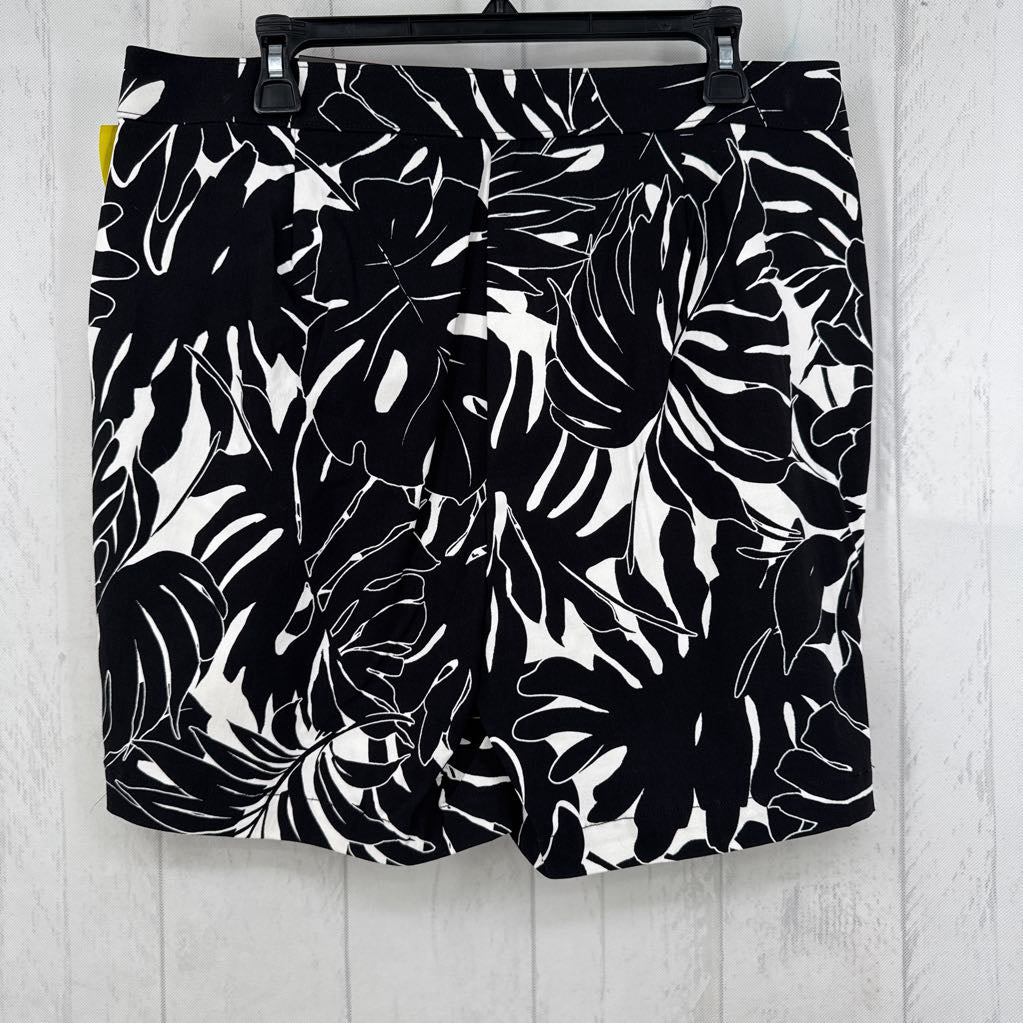 R49 14 leaf print stretch shorts