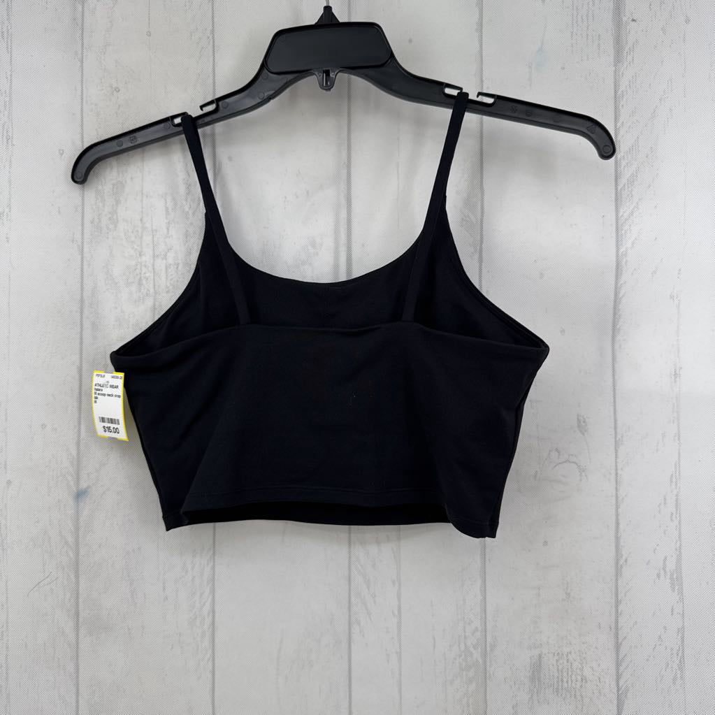 M scoop neck crop tank