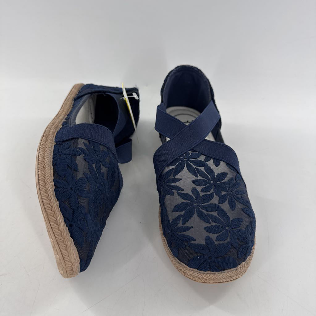 9 flo embroidered slip-ons