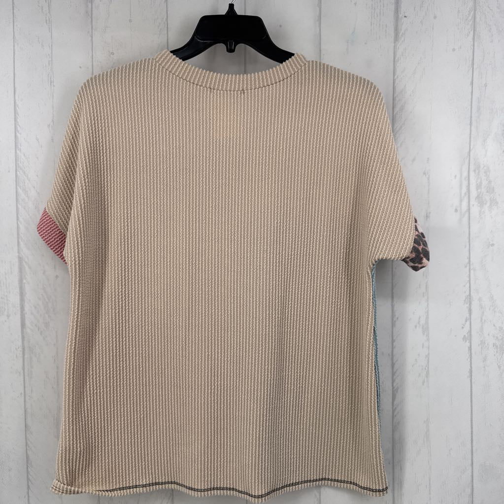 M textured colorblock s/s top