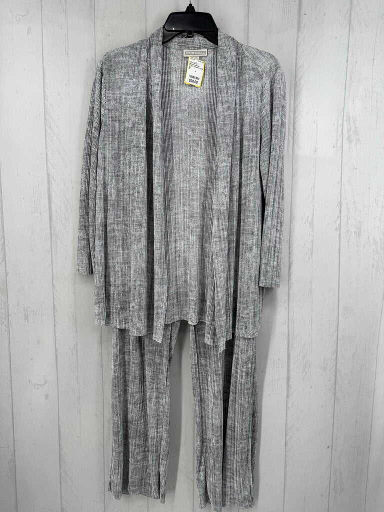 M 2pc pleated cardi & pant set