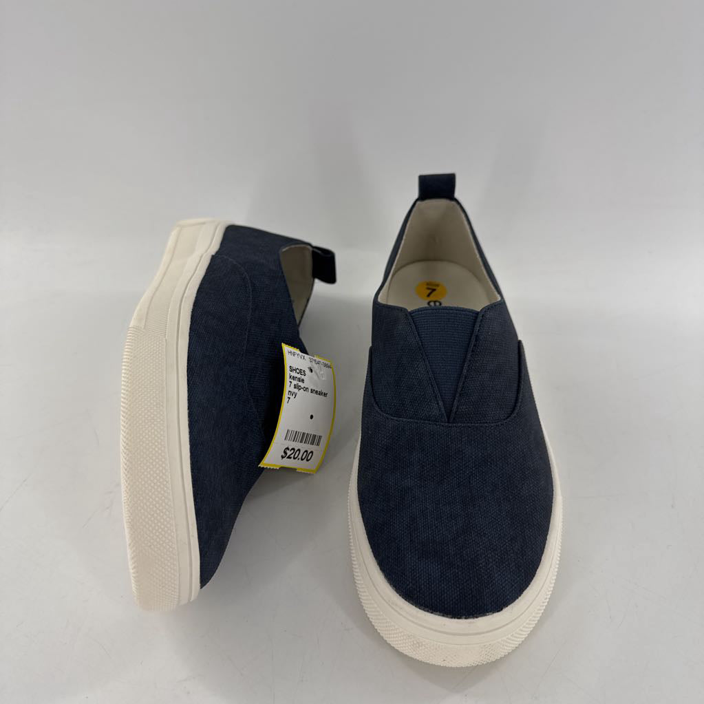 7 slip-on sneaker