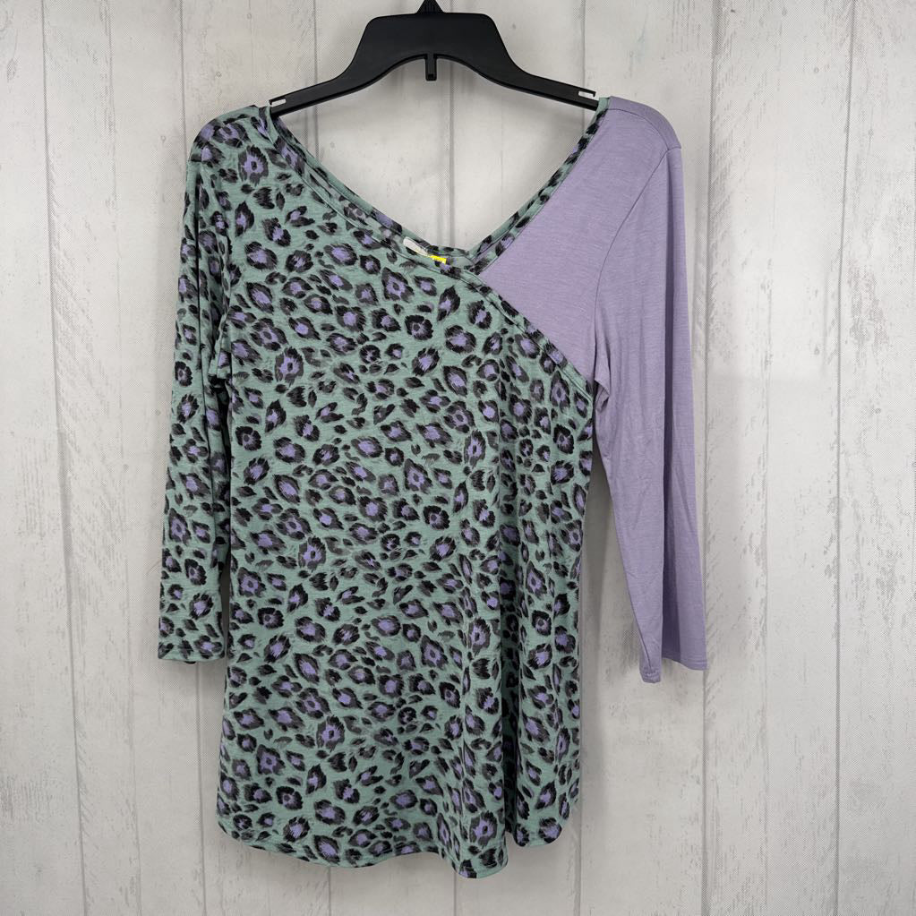 M animal print asymetrical 3/4 slv top