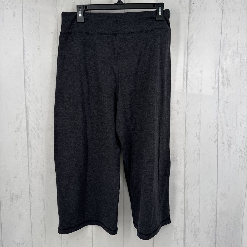 M pull-on capris