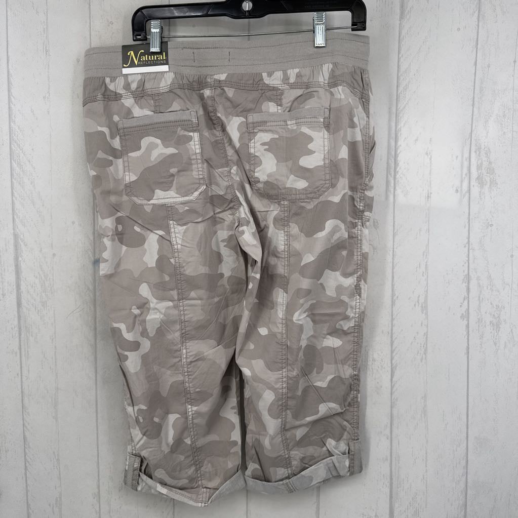 8 camo print capris