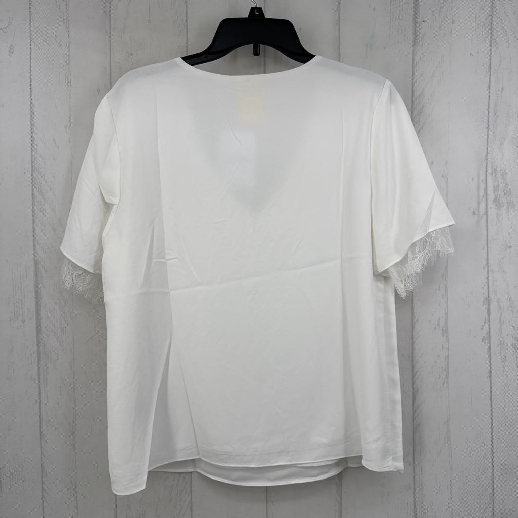 L v-neck lace trim top