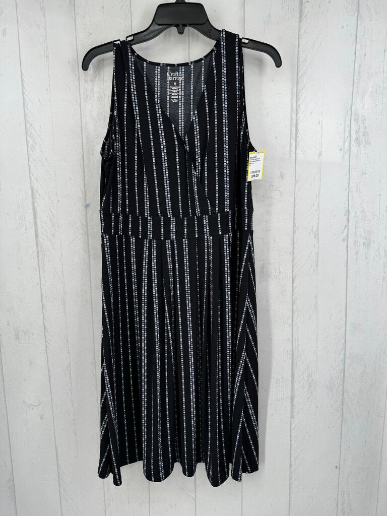 M circles print v-neck slvls dress